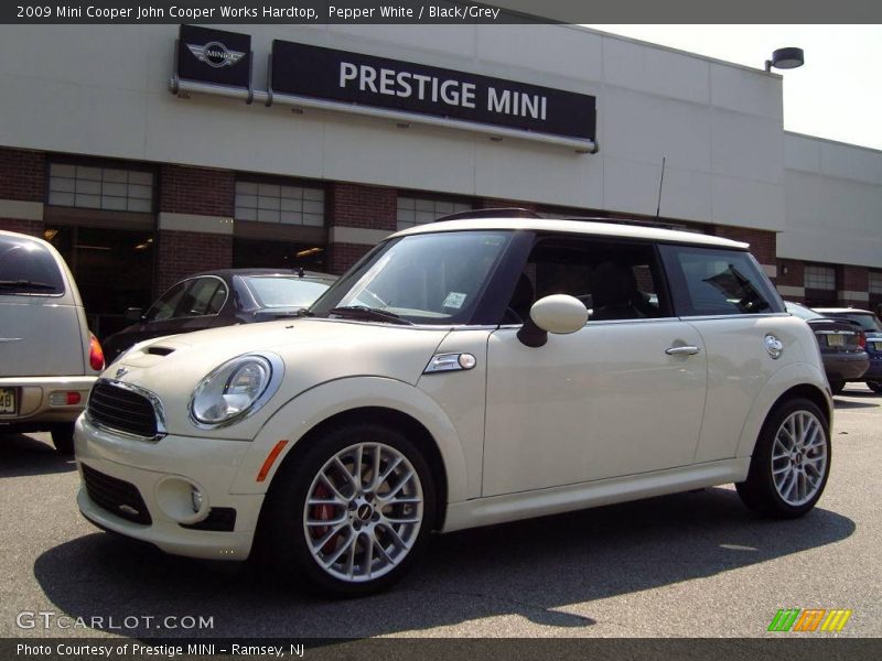 Pepper White / Black/Grey 2009 Mini Cooper John Cooper Works Hardtop