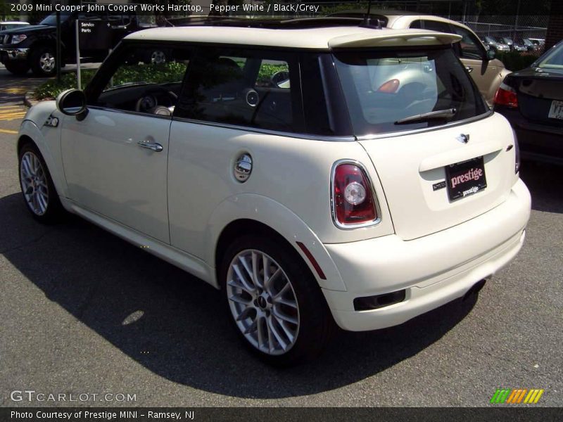 Pepper White / Black/Grey 2009 Mini Cooper John Cooper Works Hardtop