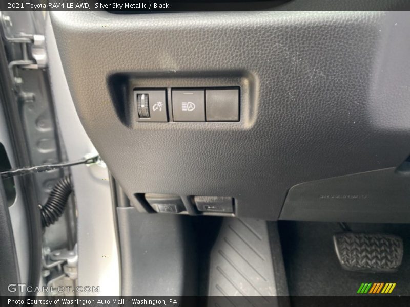 Silver Sky Metallic / Black 2021 Toyota RAV4 LE AWD