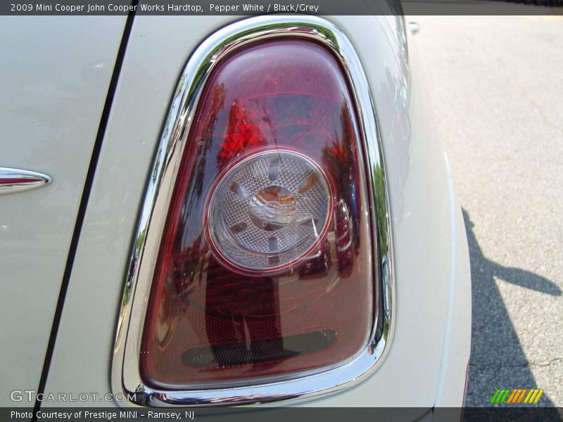 Pepper White / Black/Grey 2009 Mini Cooper John Cooper Works Hardtop