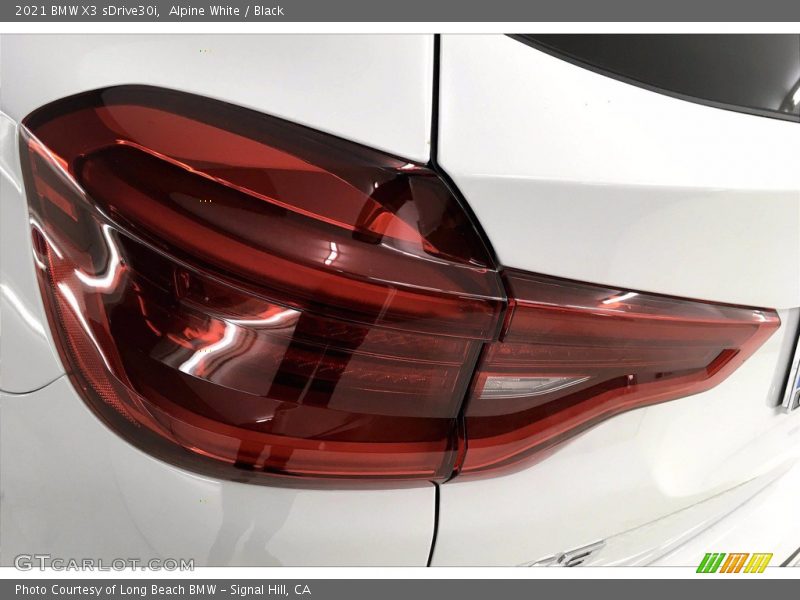 Alpine White / Black 2021 BMW X3 sDrive30i