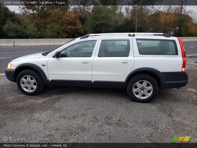 Ice White / Taupe 2006 Volvo XC70 AWD