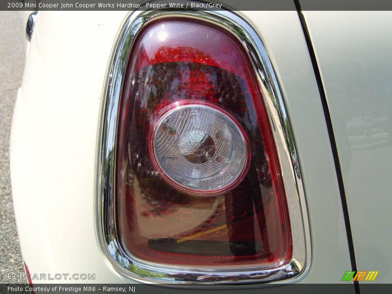 Pepper White / Black/Grey 2009 Mini Cooper John Cooper Works Hardtop