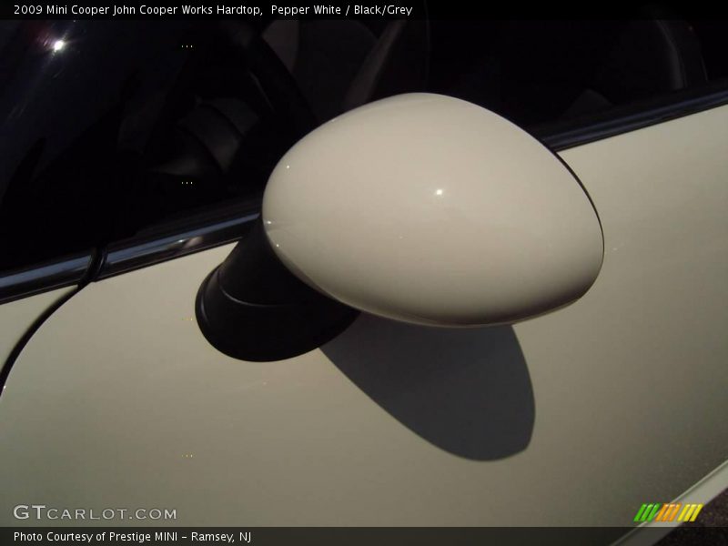 Pepper White / Black/Grey 2009 Mini Cooper John Cooper Works Hardtop