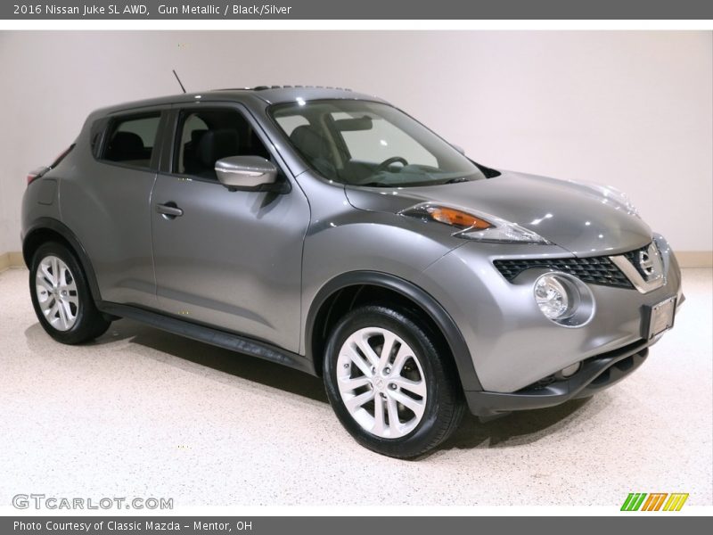 Gun Metallic / Black/Silver 2016 Nissan Juke SL AWD