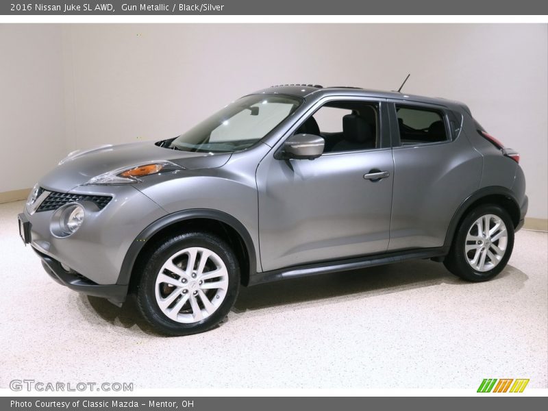 Gun Metallic / Black/Silver 2016 Nissan Juke SL AWD