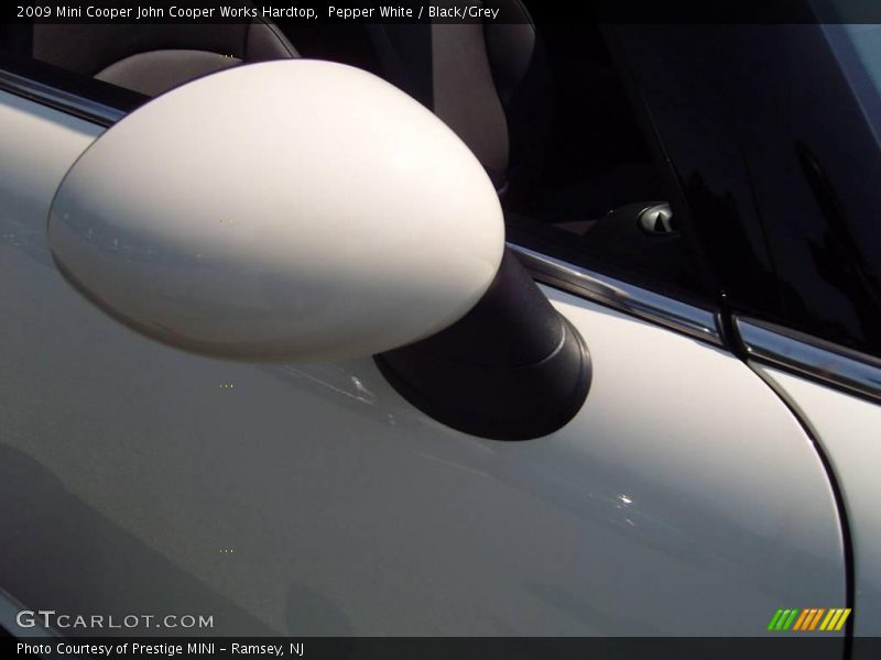 Pepper White / Black/Grey 2009 Mini Cooper John Cooper Works Hardtop