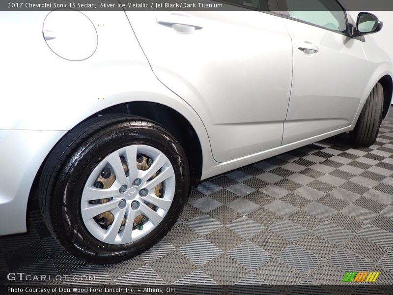 Silver Ice Metallic / Jet Black/Dark Titanium 2017 Chevrolet Sonic LS Sedan