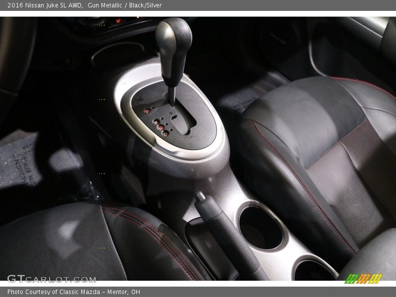 Gun Metallic / Black/Silver 2016 Nissan Juke SL AWD