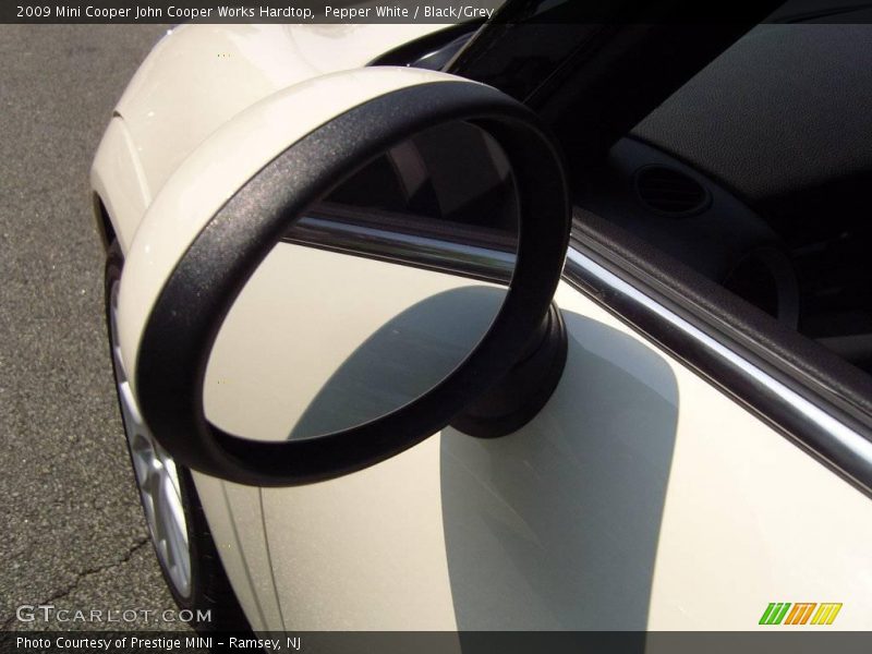 Pepper White / Black/Grey 2009 Mini Cooper John Cooper Works Hardtop
