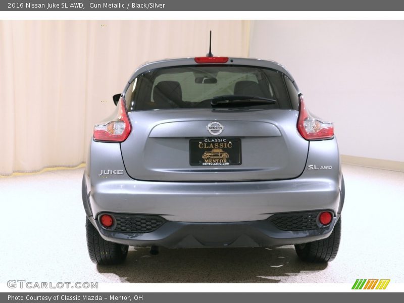 Gun Metallic / Black/Silver 2016 Nissan Juke SL AWD