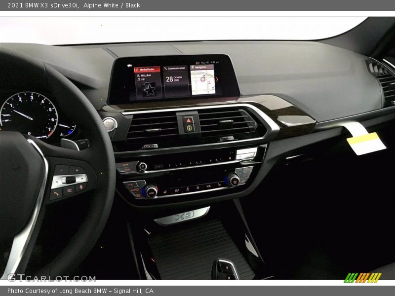 Alpine White / Black 2021 BMW X3 sDrive30i