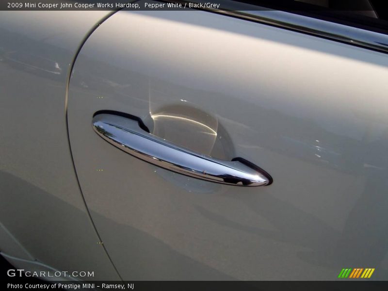 Pepper White / Black/Grey 2009 Mini Cooper John Cooper Works Hardtop
