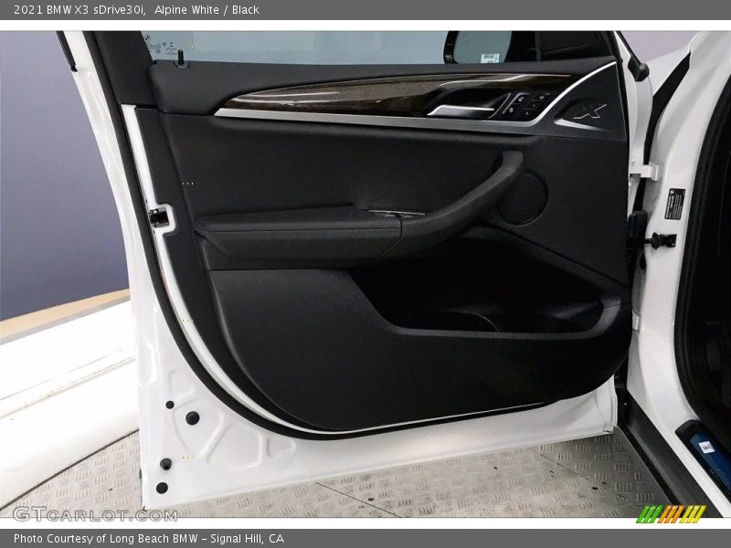 Alpine White / Black 2021 BMW X3 sDrive30i