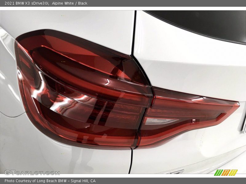 Alpine White / Black 2021 BMW X3 sDrive30i