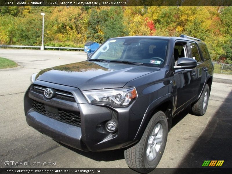 Magnetic Gray Metallic / Black/Graphite 2021 Toyota 4Runner SR5 4x4