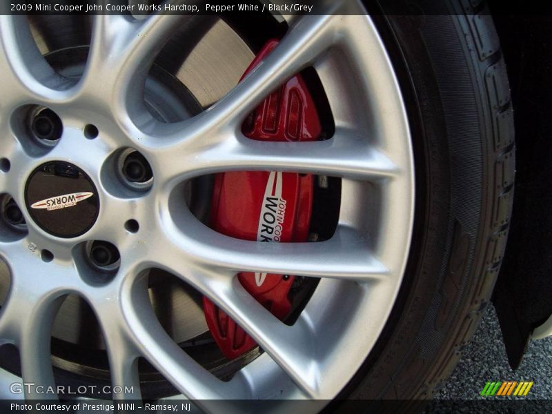 Pepper White / Black/Grey 2009 Mini Cooper John Cooper Works Hardtop