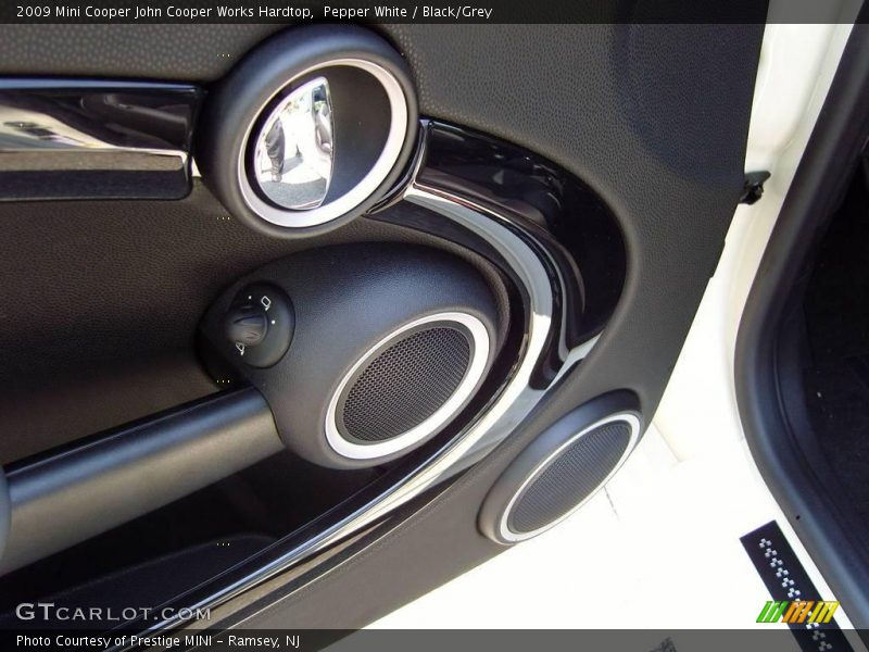 Pepper White / Black/Grey 2009 Mini Cooper John Cooper Works Hardtop