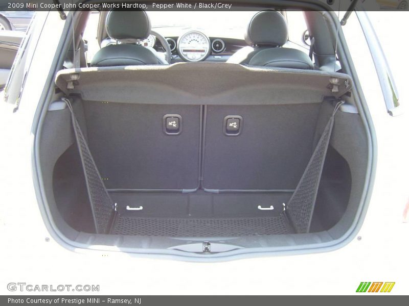Pepper White / Black/Grey 2009 Mini Cooper John Cooper Works Hardtop