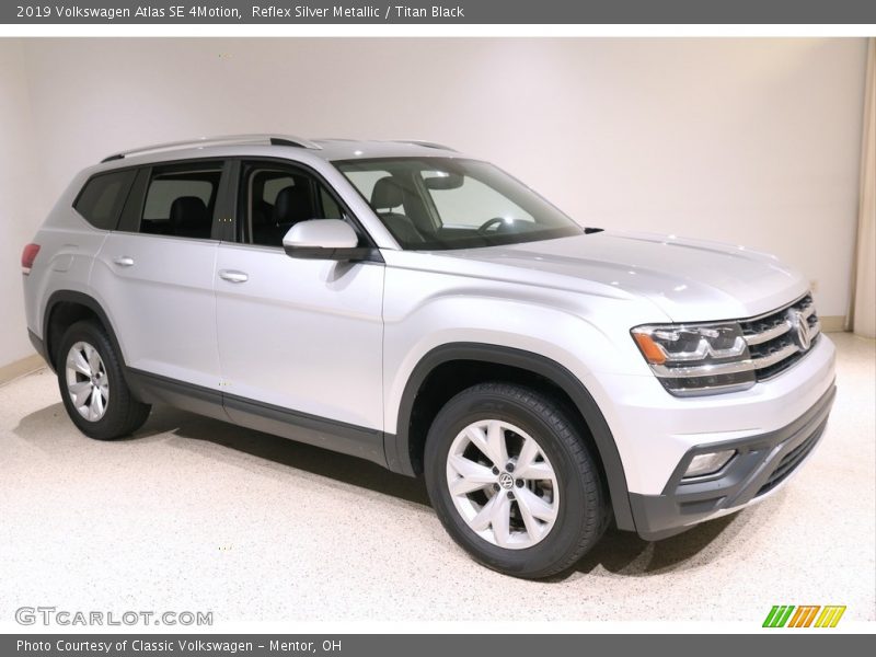 Reflex Silver Metallic / Titan Black 2019 Volkswagen Atlas SE 4Motion