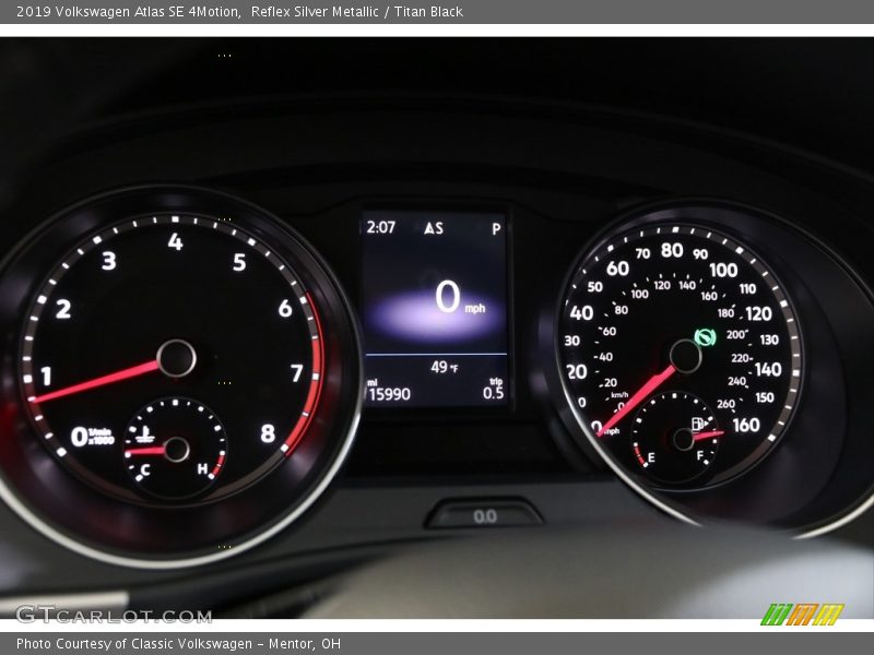 Reflex Silver Metallic / Titan Black 2019 Volkswagen Atlas SE 4Motion