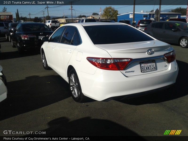 Super White / Black 2015 Toyota Camry LE