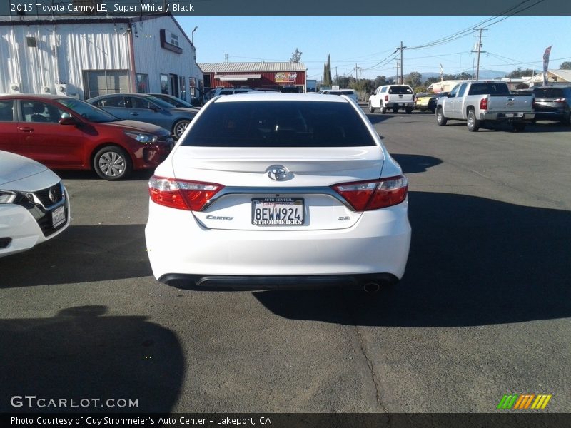 Super White / Black 2015 Toyota Camry LE