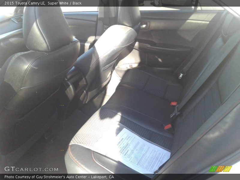 Super White / Black 2015 Toyota Camry LE