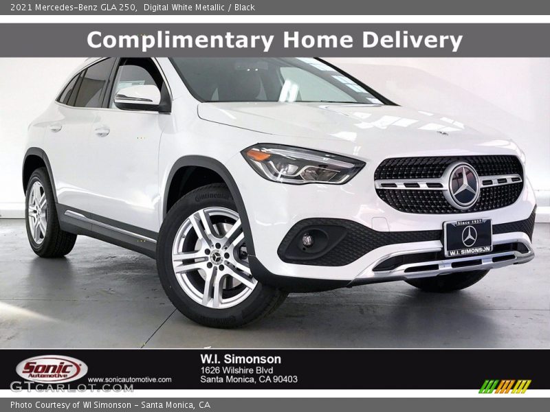 Digital White Metallic / Black 2021 Mercedes-Benz GLA 250