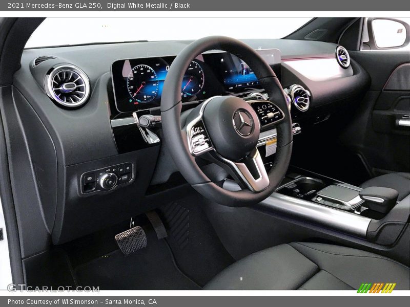 Digital White Metallic / Black 2021 Mercedes-Benz GLA 250
