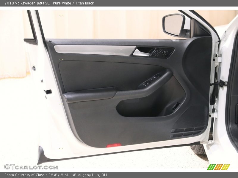 Pure White / Titan Black 2018 Volkswagen Jetta SE