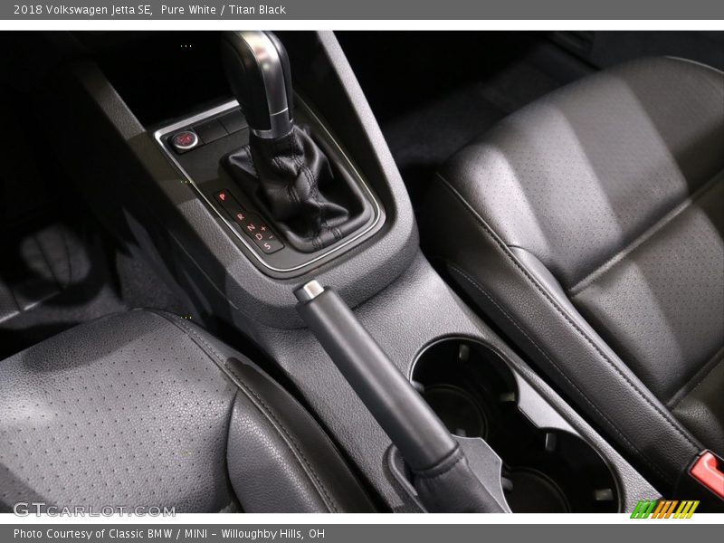 Pure White / Titan Black 2018 Volkswagen Jetta SE