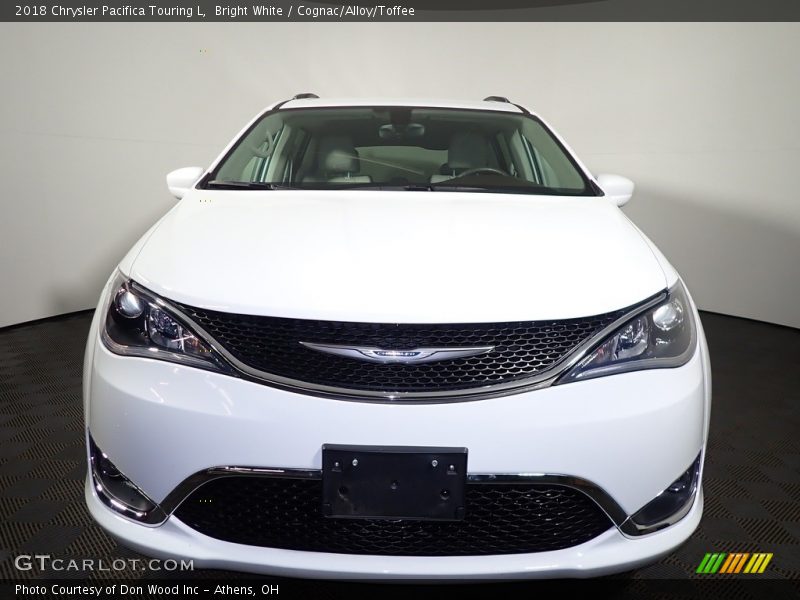 Bright White / Cognac/Alloy/Toffee 2018 Chrysler Pacifica Touring L