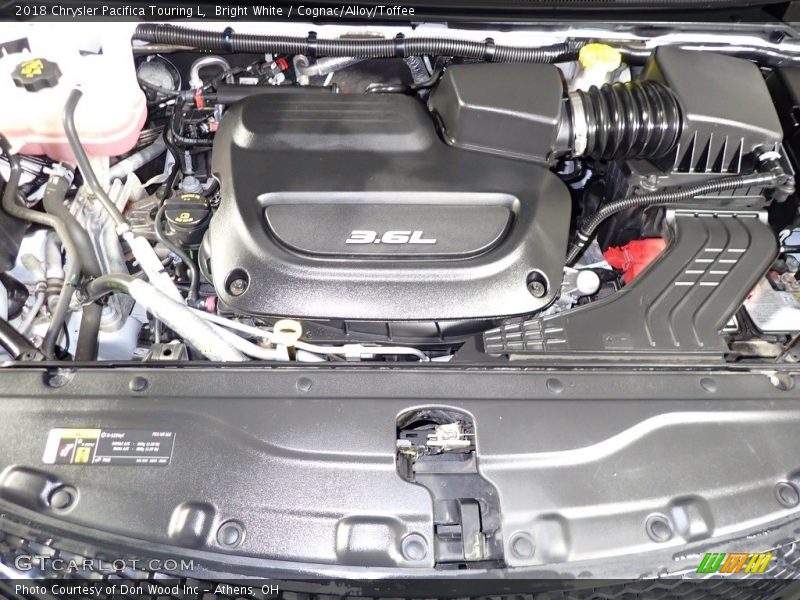 Bright White / Cognac/Alloy/Toffee 2018 Chrysler Pacifica Touring L