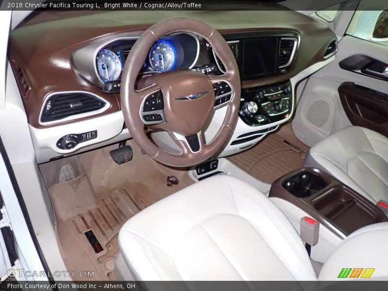 Bright White / Cognac/Alloy/Toffee 2018 Chrysler Pacifica Touring L