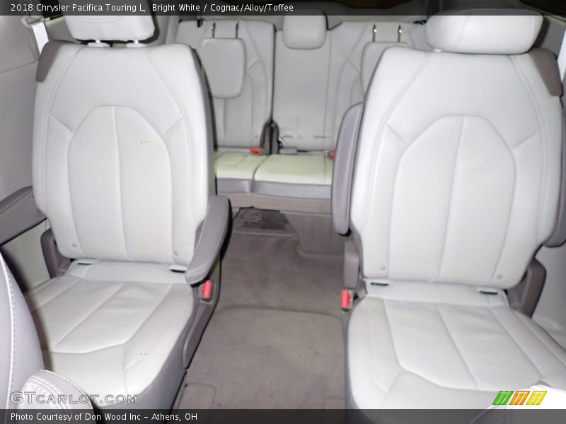 Bright White / Cognac/Alloy/Toffee 2018 Chrysler Pacifica Touring L