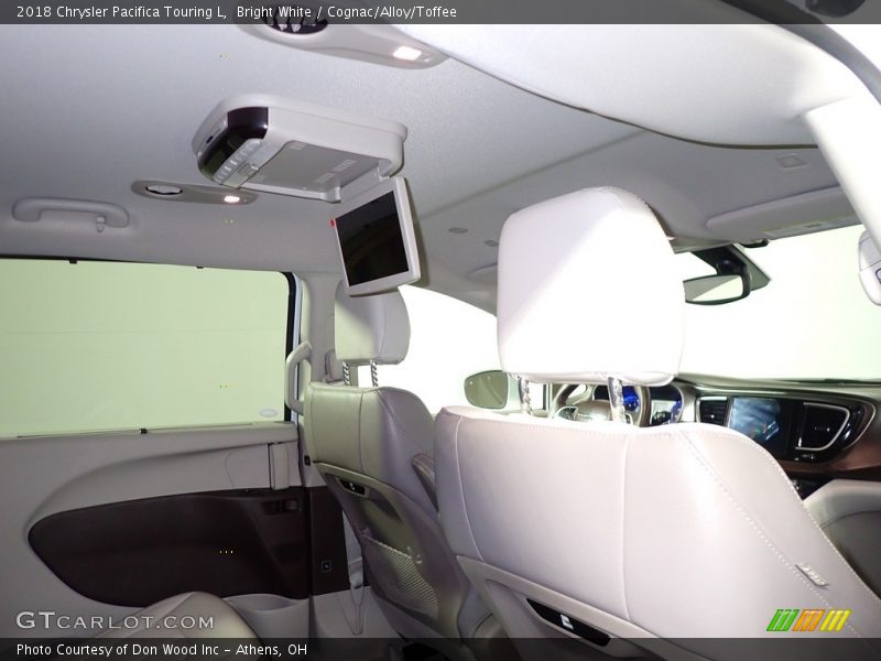 Bright White / Cognac/Alloy/Toffee 2018 Chrysler Pacifica Touring L