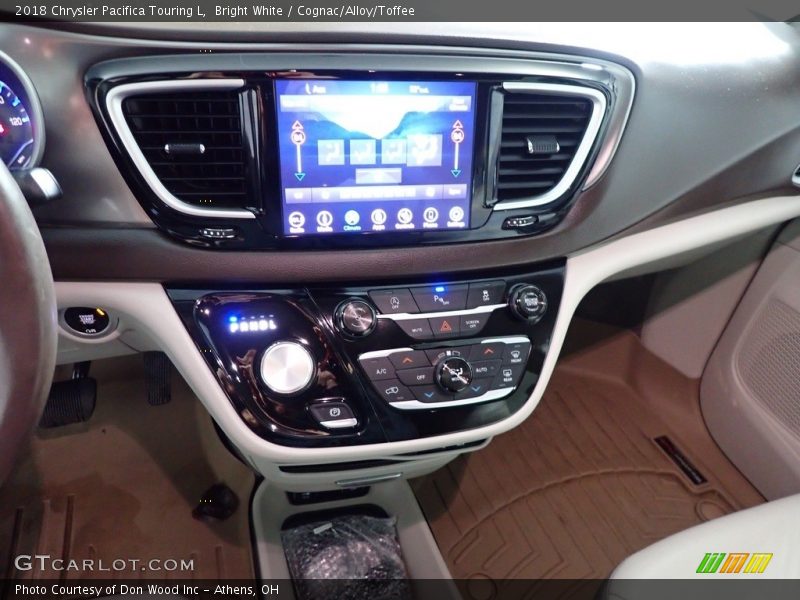 Bright White / Cognac/Alloy/Toffee 2018 Chrysler Pacifica Touring L