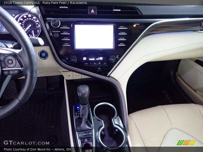 Ruby Flare Pearl / Macadamia 2018 Toyota Camry XLE