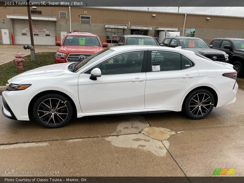 Super White / Black 2021 Toyota Camry SE