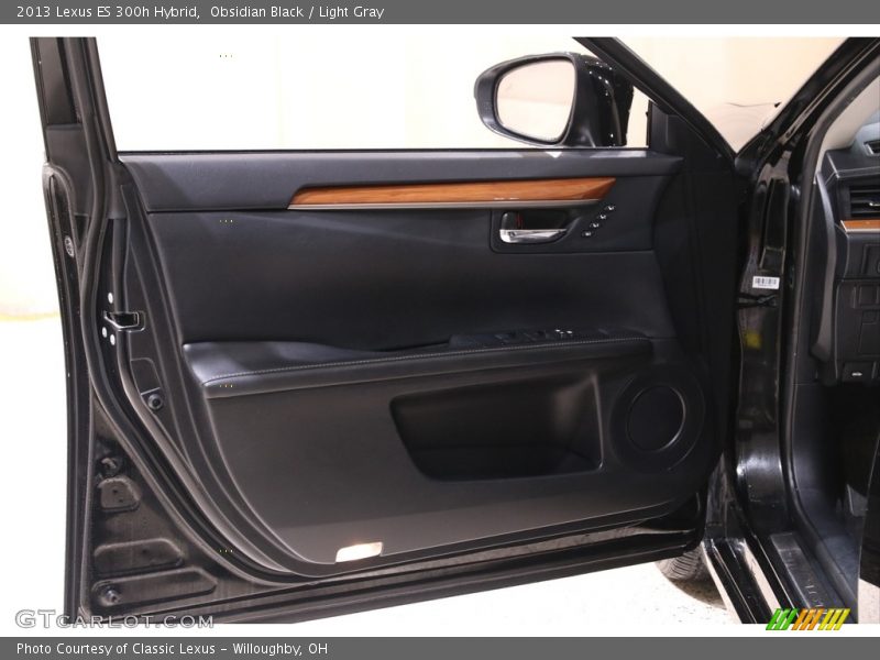Obsidian Black / Light Gray 2013 Lexus ES 300h Hybrid