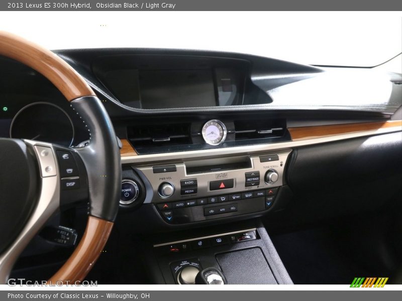 Obsidian Black / Light Gray 2013 Lexus ES 300h Hybrid