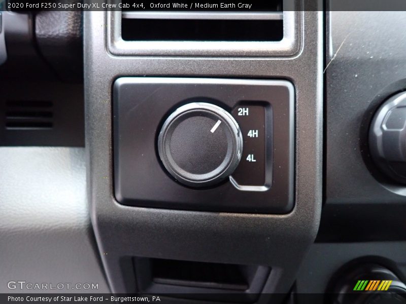 Oxford White / Medium Earth Gray 2020 Ford F250 Super Duty XL Crew Cab 4x4