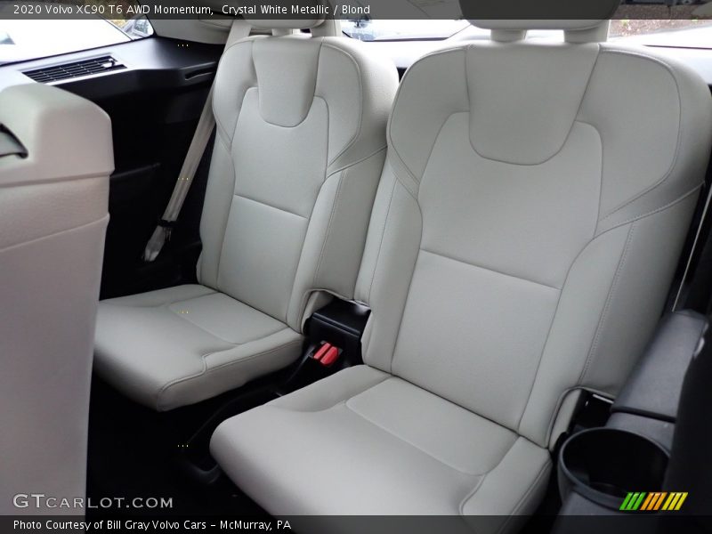 Crystal White Metallic / Blond 2020 Volvo XC90 T6 AWD Momentum