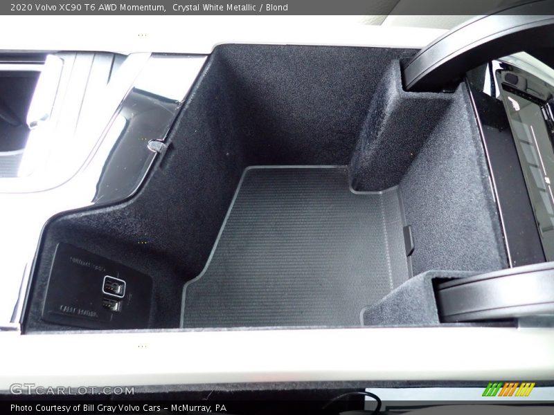 Crystal White Metallic / Blond 2020 Volvo XC90 T6 AWD Momentum
