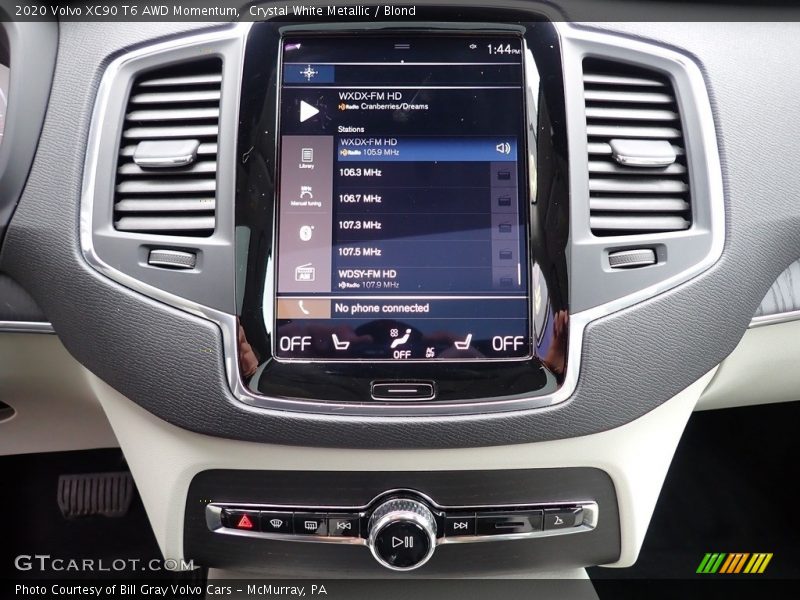 Crystal White Metallic / Blond 2020 Volvo XC90 T6 AWD Momentum