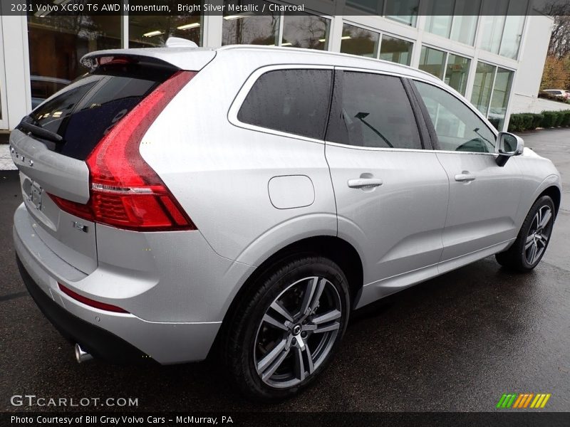 Bright Silver Metallic / Charcoal 2021 Volvo XC60 T6 AWD Momentum