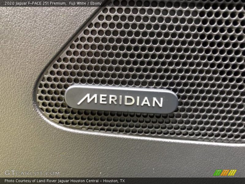 Fuji White / Ebony 2020 Jaguar F-PACE 25t Premium