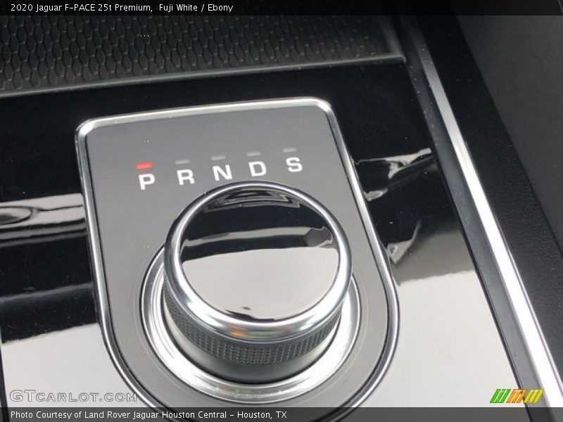 Fuji White / Ebony 2020 Jaguar F-PACE 25t Premium