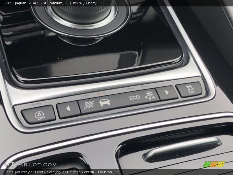 Fuji White / Ebony 2020 Jaguar F-PACE 25t Premium